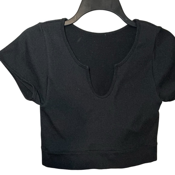 Gilly Hicks Black Crop Top - Picture 2 of 3